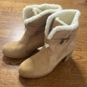American Eagle fur lined booties